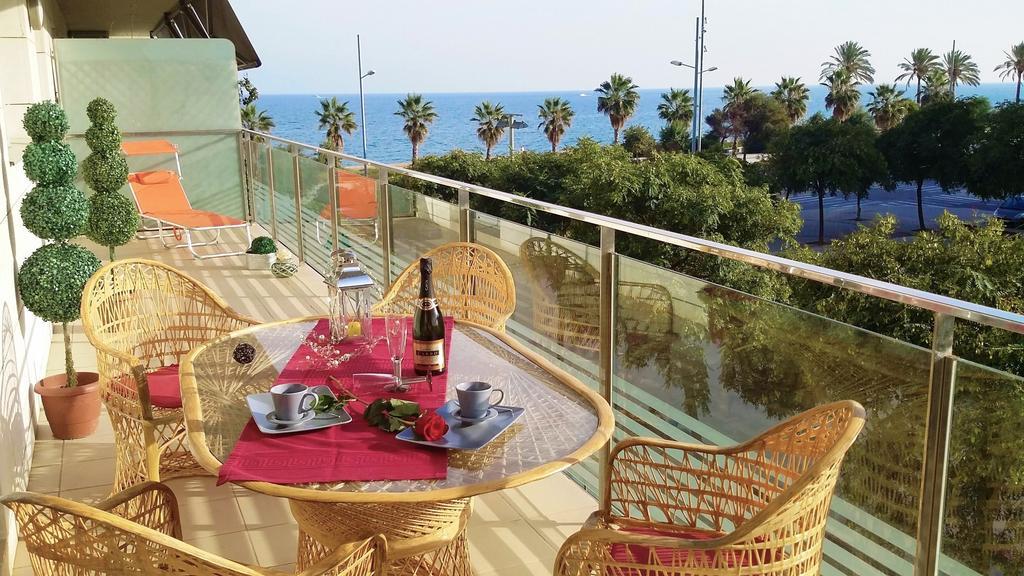 Alexandra'S Beach-Port Badalona Chambre photo