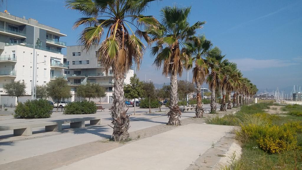 Alexandra'S Beach-Port Badalona Chambre photo